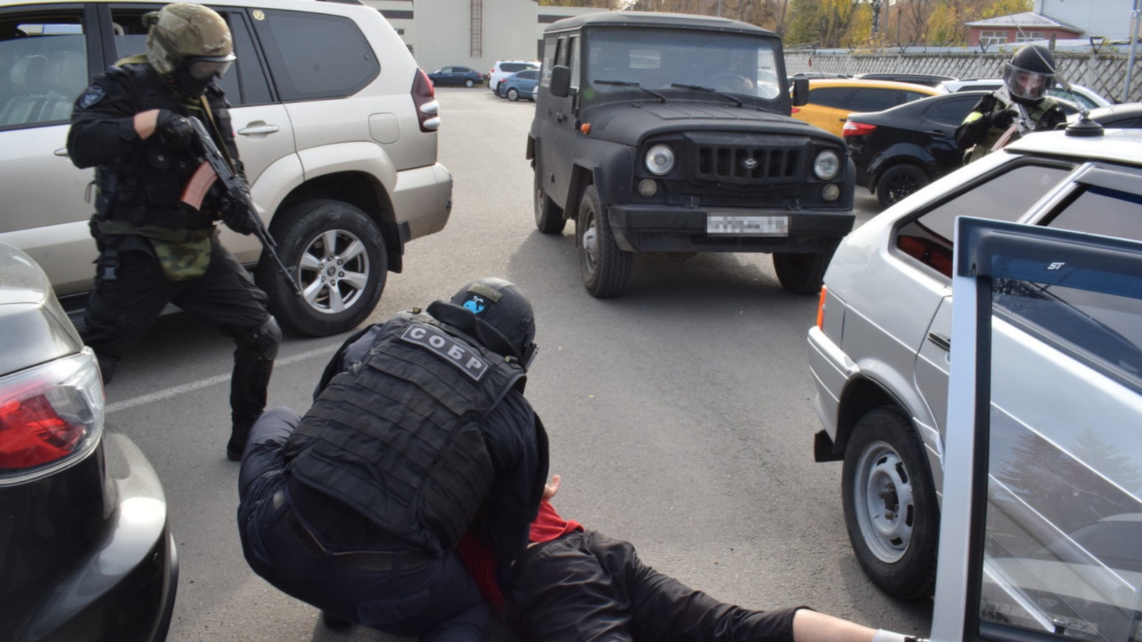 Собр задержал. Росгвардия СОБР Казань. Полиция спецоперация.