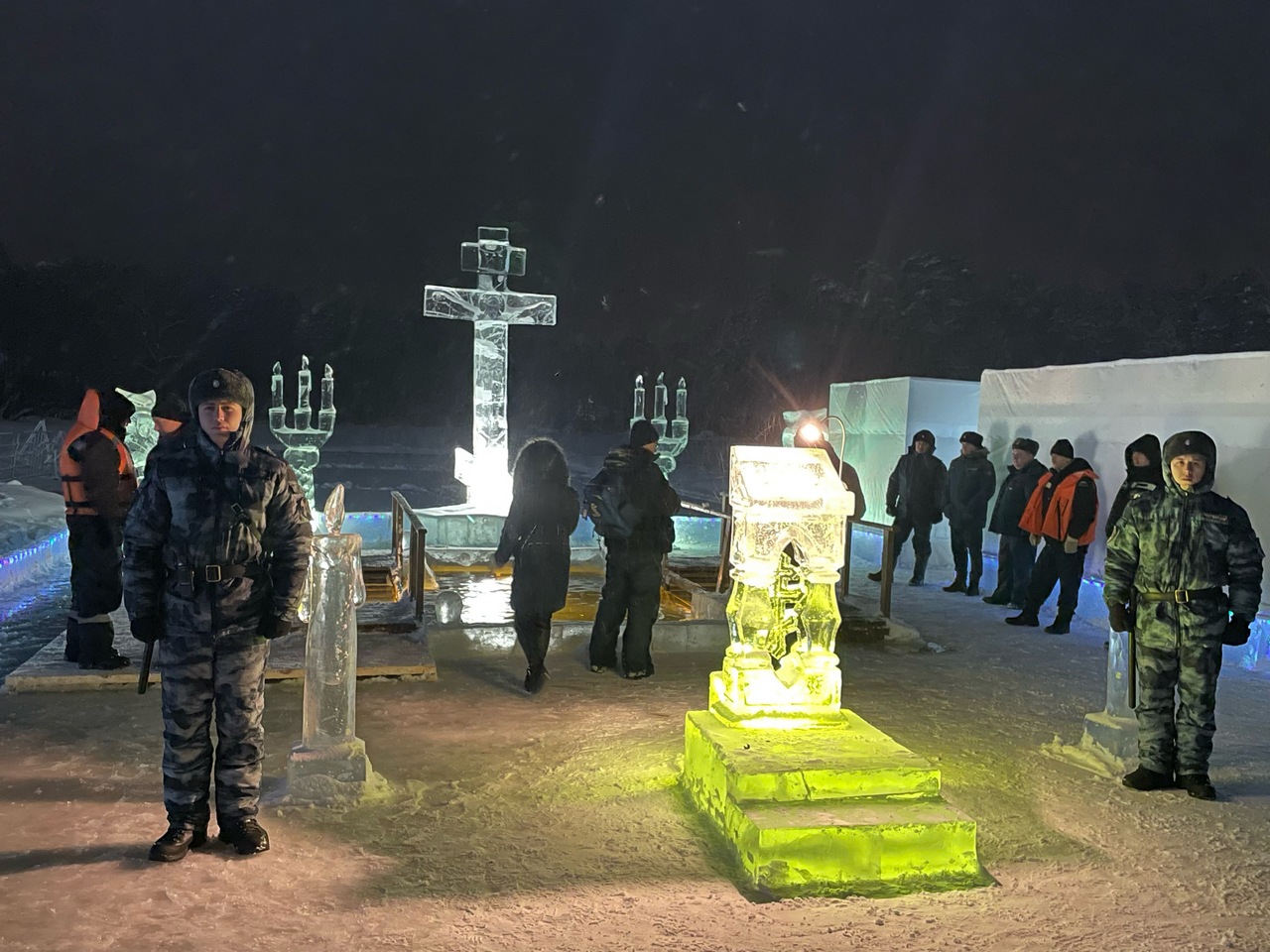 В Татарстане Росгвардия приняла участие в обеспечении безопасности граждан и охране правопорядка в дни празднования Крещения Господня
