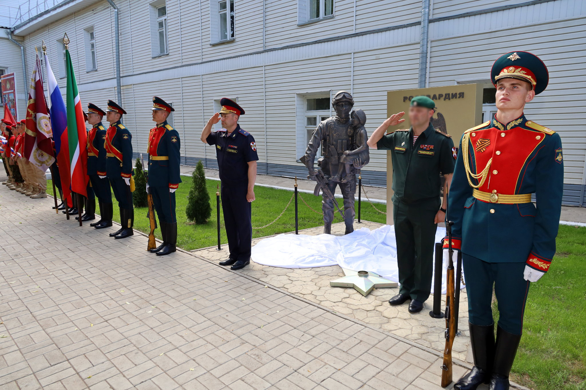 В казанском полку Росгвардии открыли мемориал в память о погибших на СВО однополчанах